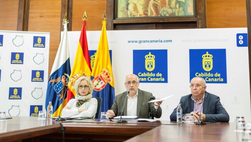 El Cabildo �denuncia� que Tenerife copa el 49 % de los cargos y directivos auton�micos 