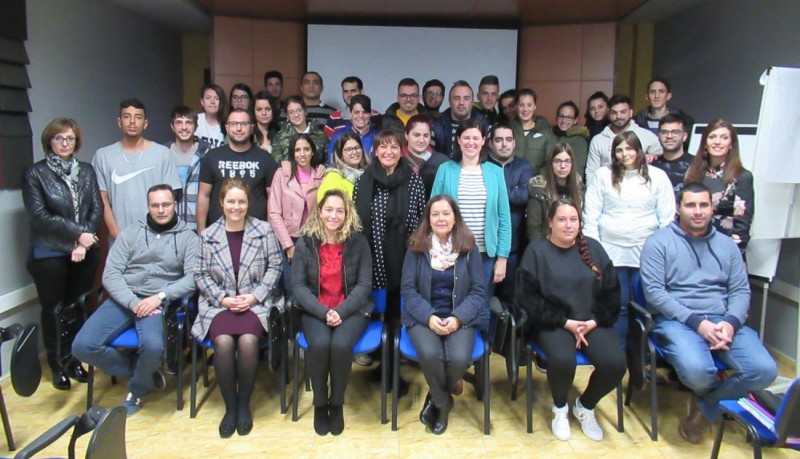 Santa Luc�a forma a treinta j�venes desempleados en dom�tica y telecomunicaciones