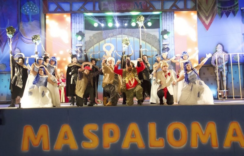 Unas 200 personas protagonizan la fiesta medieval por la integraci�n en la Gala Sin Barreras