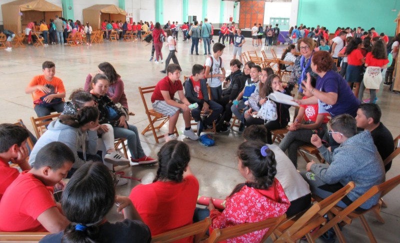 M�s de 700 estudiantes de Santa Luc�a participan en �Igu�late�, por el D�a Internacional de la Mujer