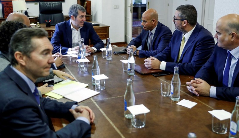 Fernando Clavijo anuncia 160 millones de euros para energ�as renovables