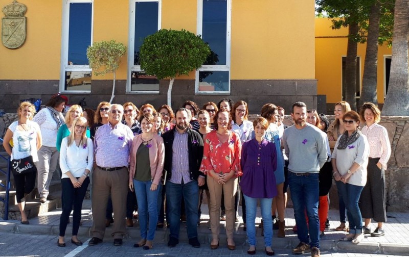 Mog�n conmemora el D�a Internacional de la Mujer con un par�n de dos horas y  actividades