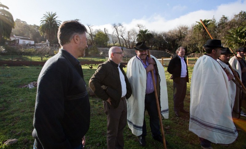 El Cabildo alcanza un acuerdo con los pastores para luchar contra los incendios 