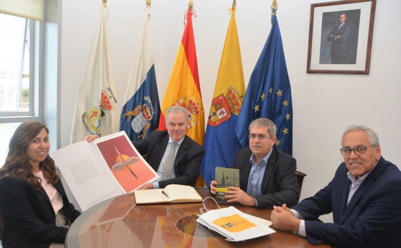 El embajador de Suecia visita Maspalomas