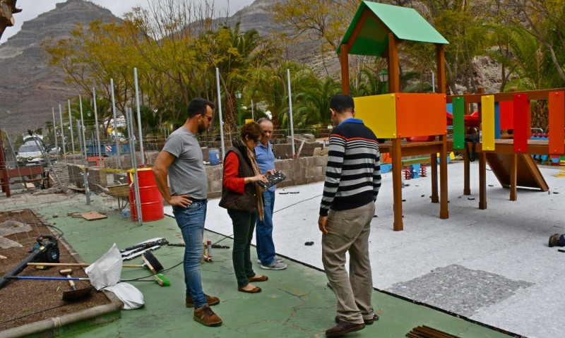 El Ayuntamiento de Mog�n mejora el barrio de El Horno 