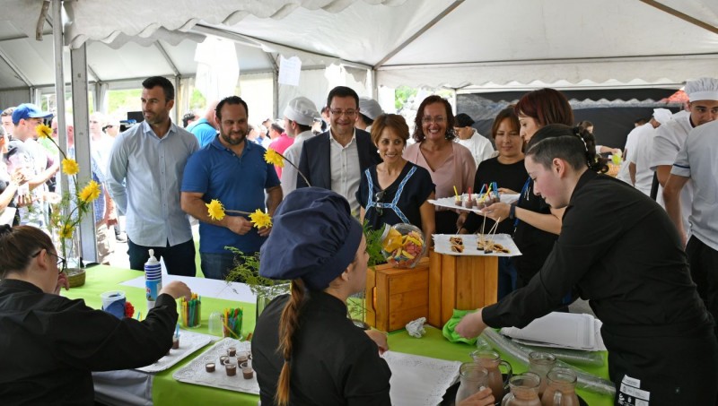 Mog�n celebra la III Muestra de Profesiones y Vocaciones