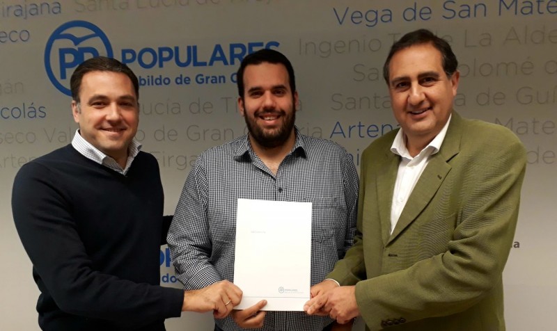 Transportes se compromete a poner en toda la Isla del bono combinado de transporte para j�venes y estudiantes 