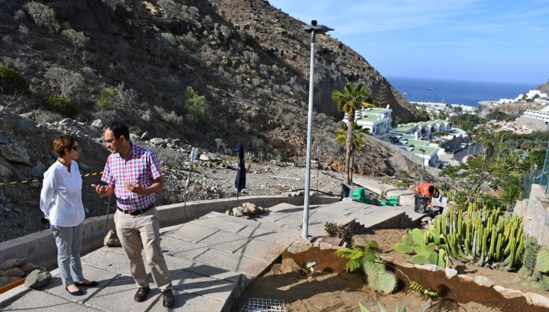 Mog�n invierte 200.000 euros en rehabilitar dos escaleras en el barranco de Agua La Perra