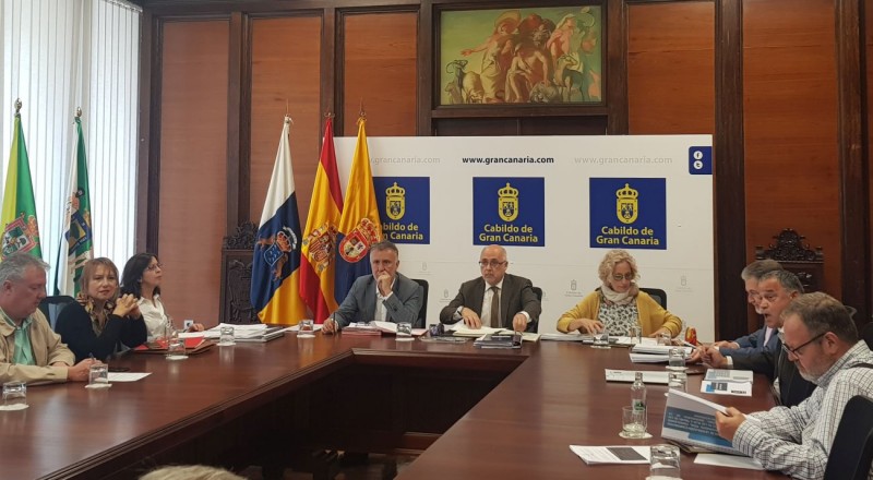 La Comisi�n Especial del Cabildo demanda al Gobierno planes de reequilibrio