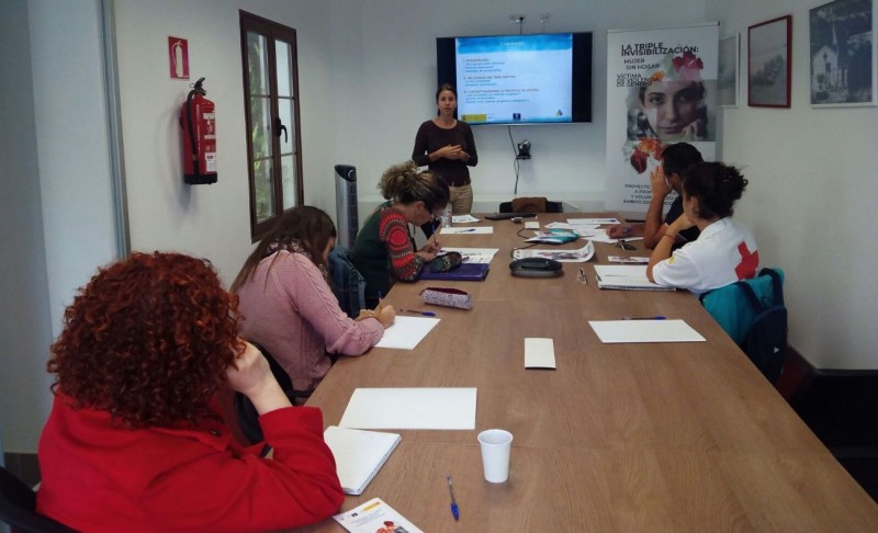 El Cabildo ense�a a detectar violencia machista en personas sin hogar 