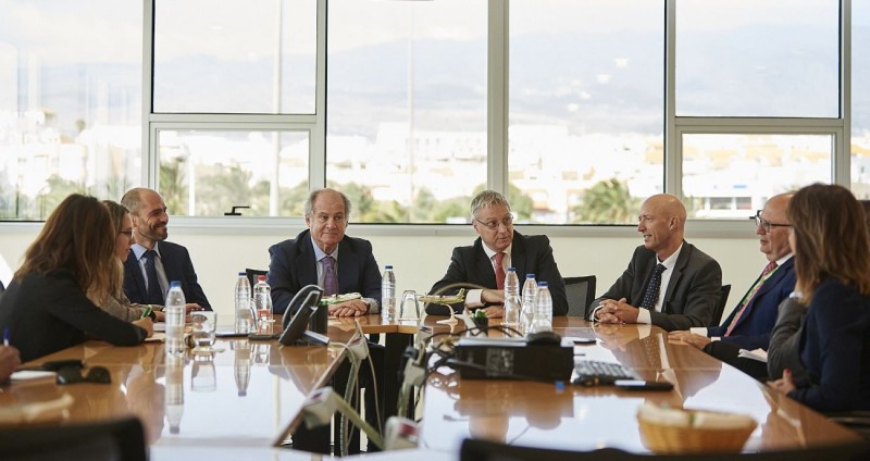 El fabricante de aviones ATR, interesado en los productos de Binter