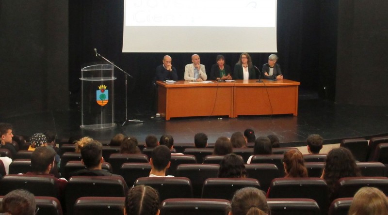Ocho institutos de la isla participan en el Encuentro de J�venes Cient�ficos en Vecindario