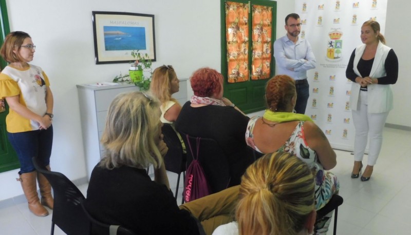 Servicios Sociales diploma a sus usuarios inform�ticos 