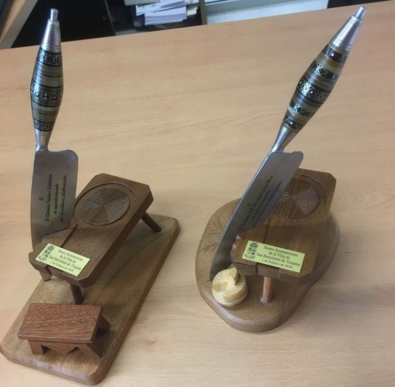 Aldea Blanca institucionaliza el Nife de honor en sus fiestas