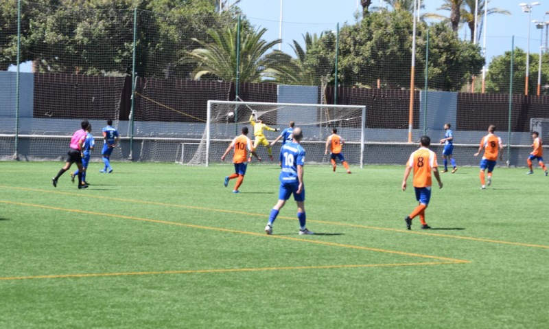 El San Fernando vencen con solvencia a Los Llanos y ya esperan rival en los playoff