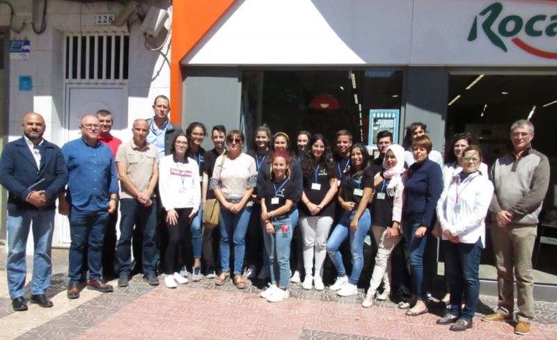 Fotos antiguas en los escaparates de comercios abre el programa del D�a de Canarias