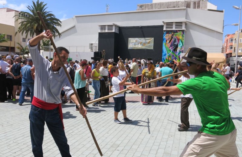 Santa Luc�a refuerza sus se�as de identidad en el D�a de Canarias