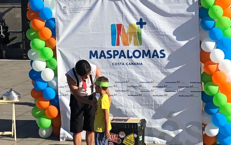 Maspalomas celebra el cumplea�os de todos los ni�os 