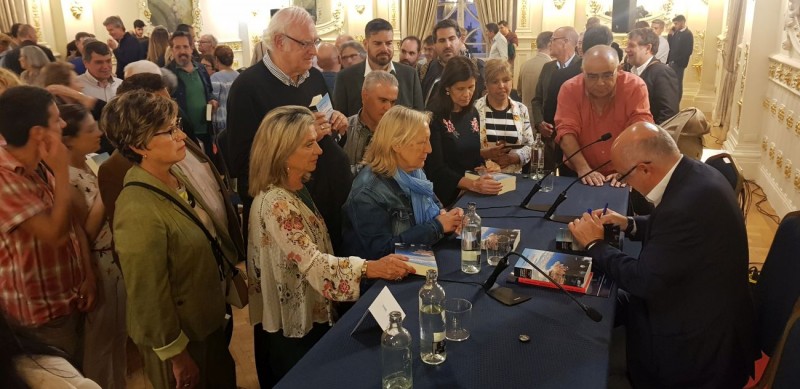 Antonio Morales presenta su libro �Los caminos de una isla que se llama Gran Canaria�