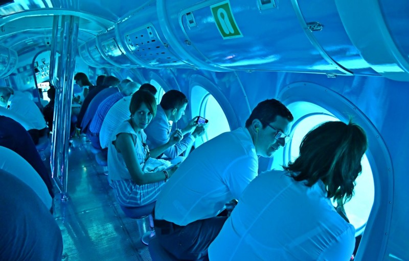 La Corporaci�n Municipal conoce la regeneraci�n del fondo marino del Puerto de Mog�n