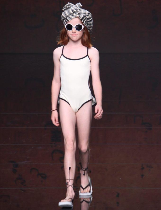 El tr�pico y la algarab�a invaden la pasarela infantil de la Moda Ba�o 