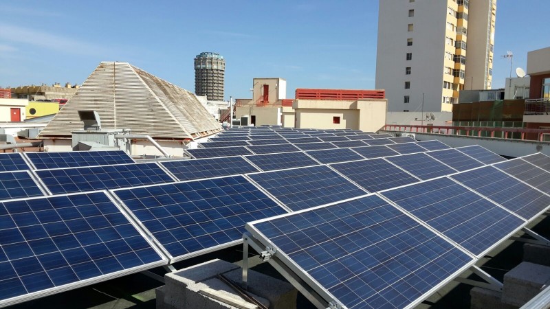 El Cabildo abre el plazo de ayudas para instalar placas fotovoltaicas en viviendas y comunidades 