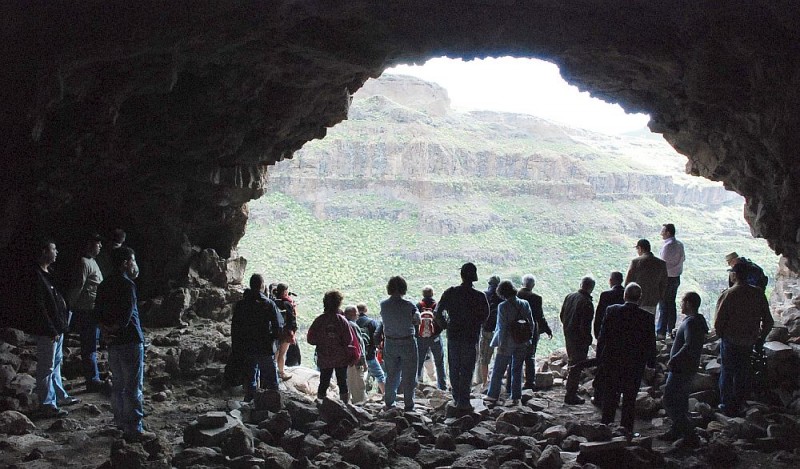 Dunia Gonz�lez felicita a Tibicena, que gestiona La Fortaleza, por su certificado de calidad 