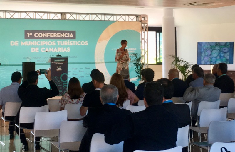 Onalia Bueno apuesta por la formaci�n continua en la I Conferencia de la AMTC