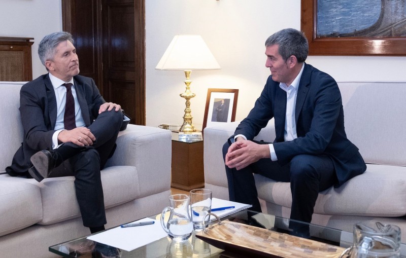 Clavijo pide a Grande-Marlaska reforzar el SIVE y el Frontex