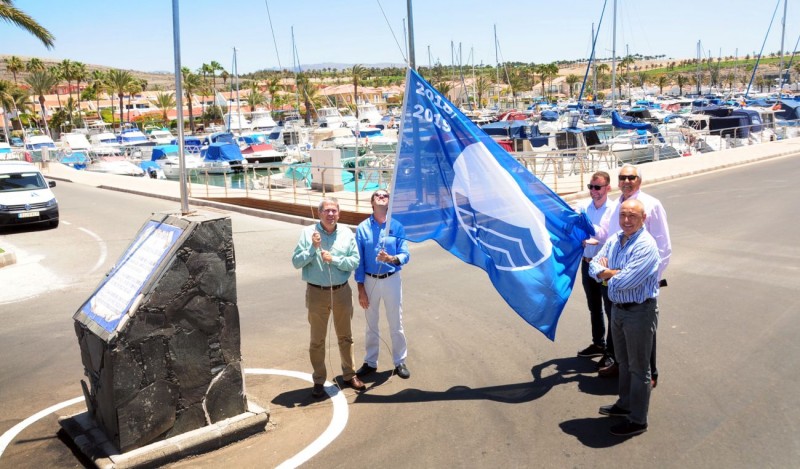 Pasito Blanco iza su bandera azul n�mero 30 