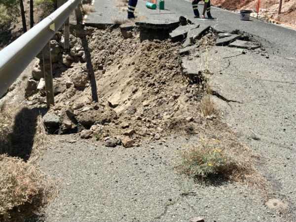 El Cabildo declara de emergencia la obra del muro de la carretera que une Ayacata con Mog�n