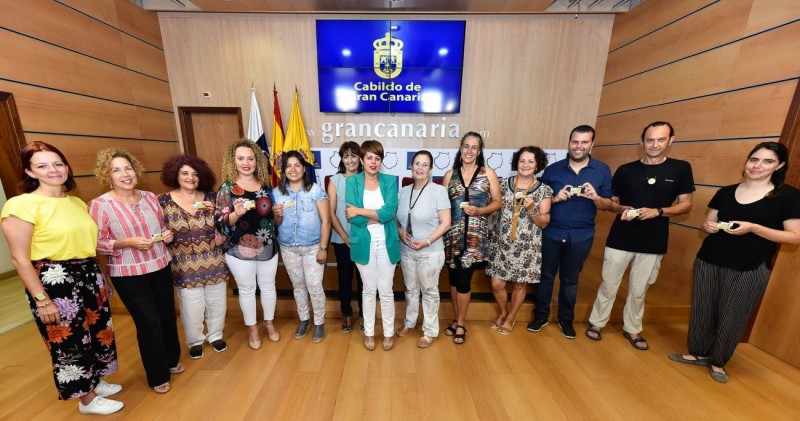 El Cabildo acredita los oficios de 15 artesanos 
