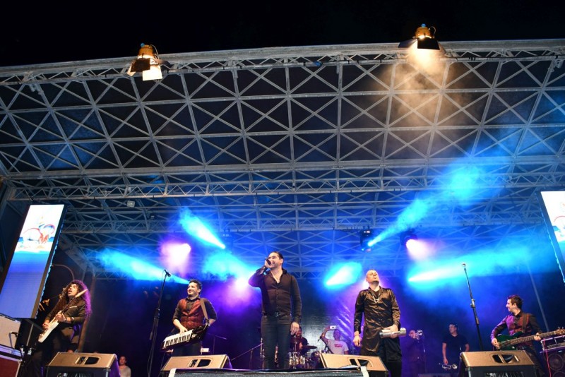 7.000 personas bailan al ritmo de R�faga en Arguiengu�n