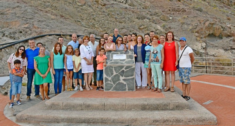 Mog�n reconoce a Juan Hern�ndez Moreno, poniendo su nombre al mirador de Playa de Mog�n