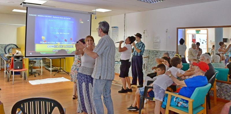 Mog�n celebra el D�a del Abuelo con actividades intergenercionales 