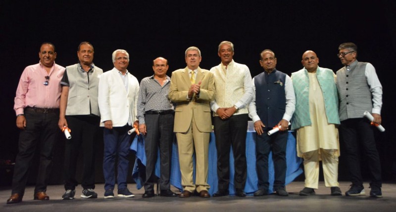 La asociaci�n indost�nica de Maspalomas festeja su relevo 