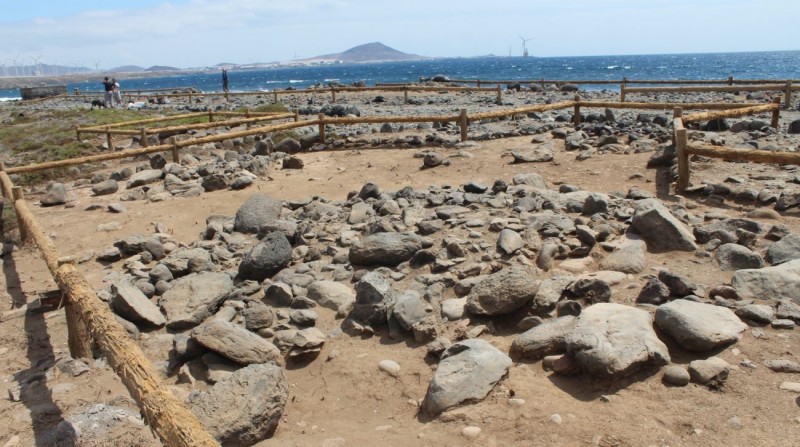 Santa Luc�a ofrece una visita guiada por los t�mulos y salinas de Pozo Izquierdo