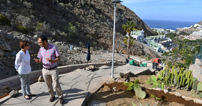 Mog�n invierte 200.000 euros en rehabilitar dos escaleras en el barranco Agua La Perra