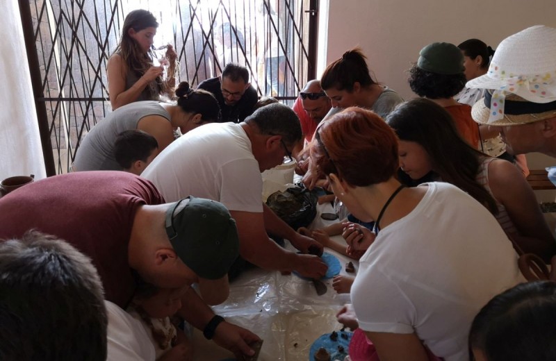El taller de alfarer�a tradicional pone fin a las actividades de verano de La Fortaleza