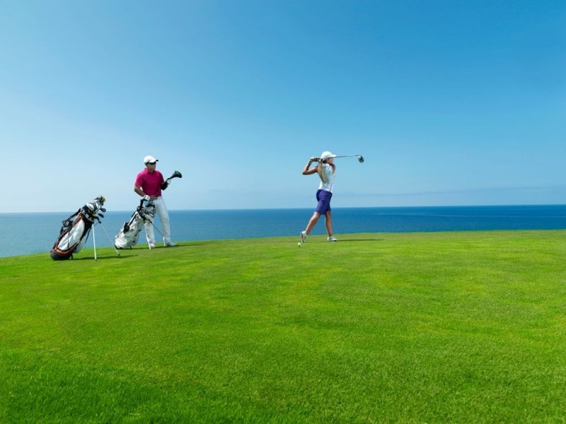 Los turistas de golf gasta 54 euros m�s al d�a que la media 