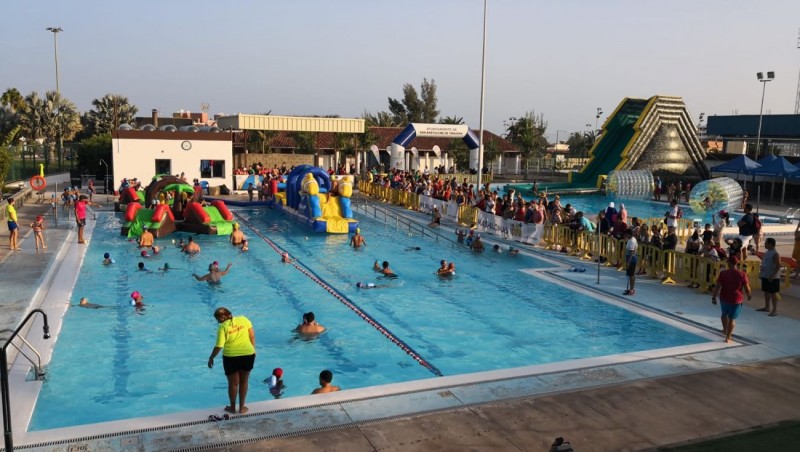 San Bartolom� de Tirajana clausura sus cursos de nataci�n con 600 alumnos