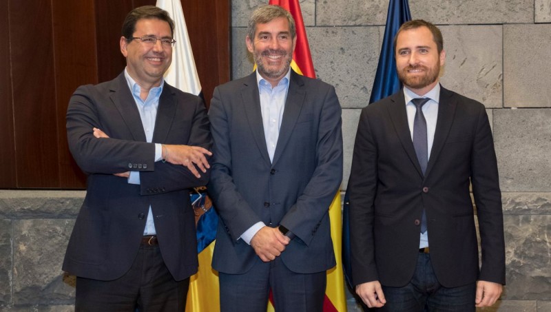 Clavijo analiza con el director general de easyJet en Espa�a el potencial de la compa��a a�rea en Canarias