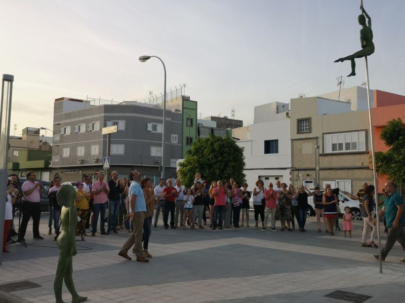 La escultura �Los ni�os de La Fortaleza` toman vida en la plaza del Ateneo Municipal