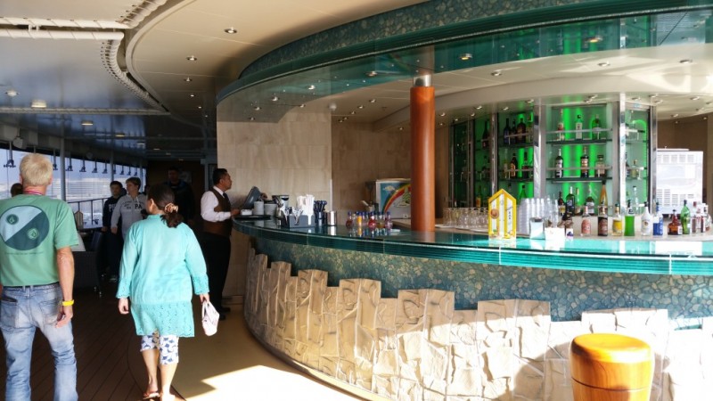 M�s de dos tercios de los espa�oles prefieren una barra libre a irse de excursi�n