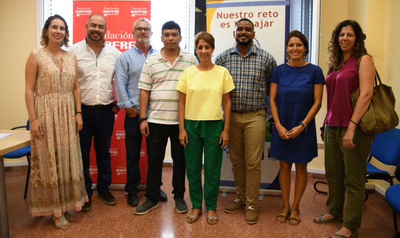 Onalia Bueno recibe a los usuarios de �Juntos somos capaces` 