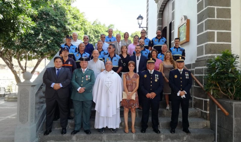 La Polic�a Local de Mog�n celebra el d�a de los Santos �ngeles Custodios