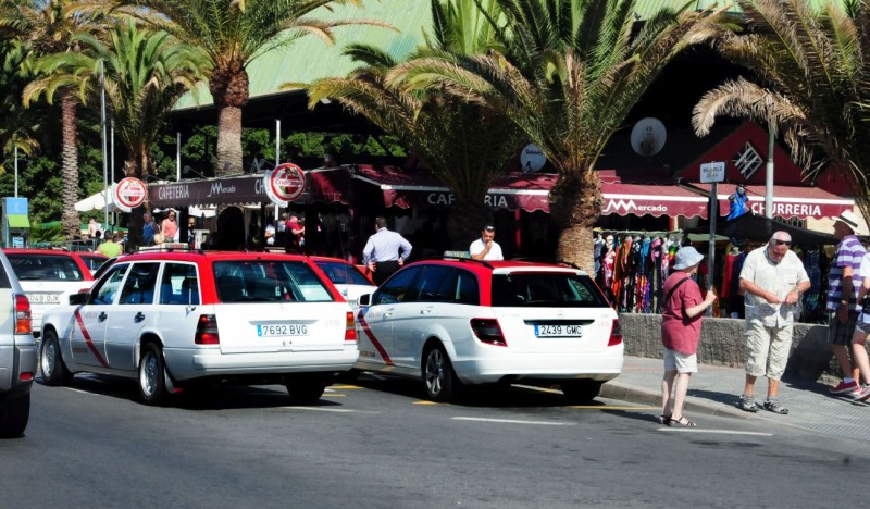 Los Taxis de Maspalomas llevaran la matr�cula de color azul