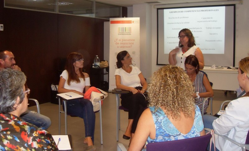 Emprende Santa Luc�a ense�a a las empresas c�mo les afecta la nueva Ley de Protecci�n de Datos