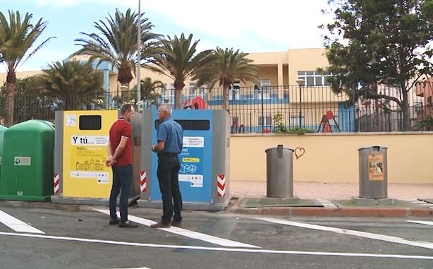 Ag�imes instala nuevos contenedores para reciclaje 