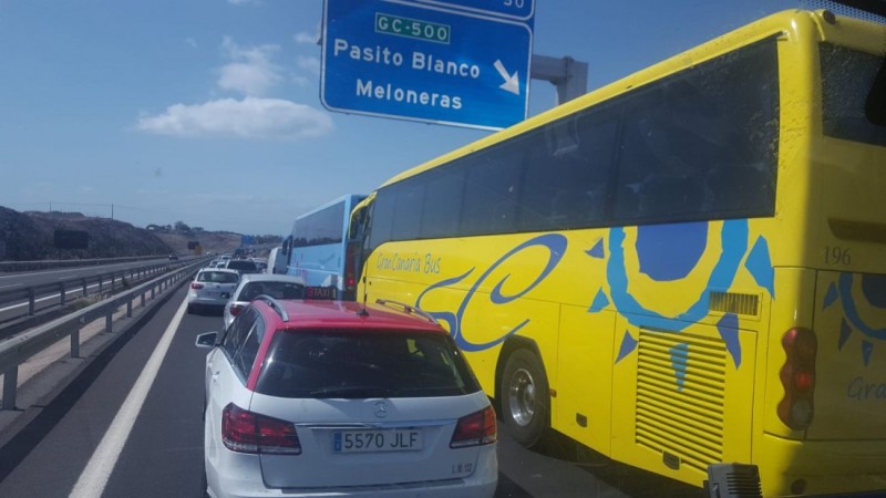 CC culpa al Cabildo de los atascos en la GC-1